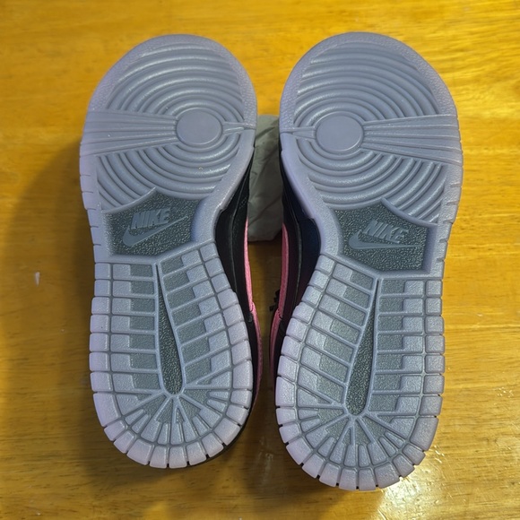 Nike Black & Pink Shoes. New. Women’s 8.5 - Picture 9 of 9